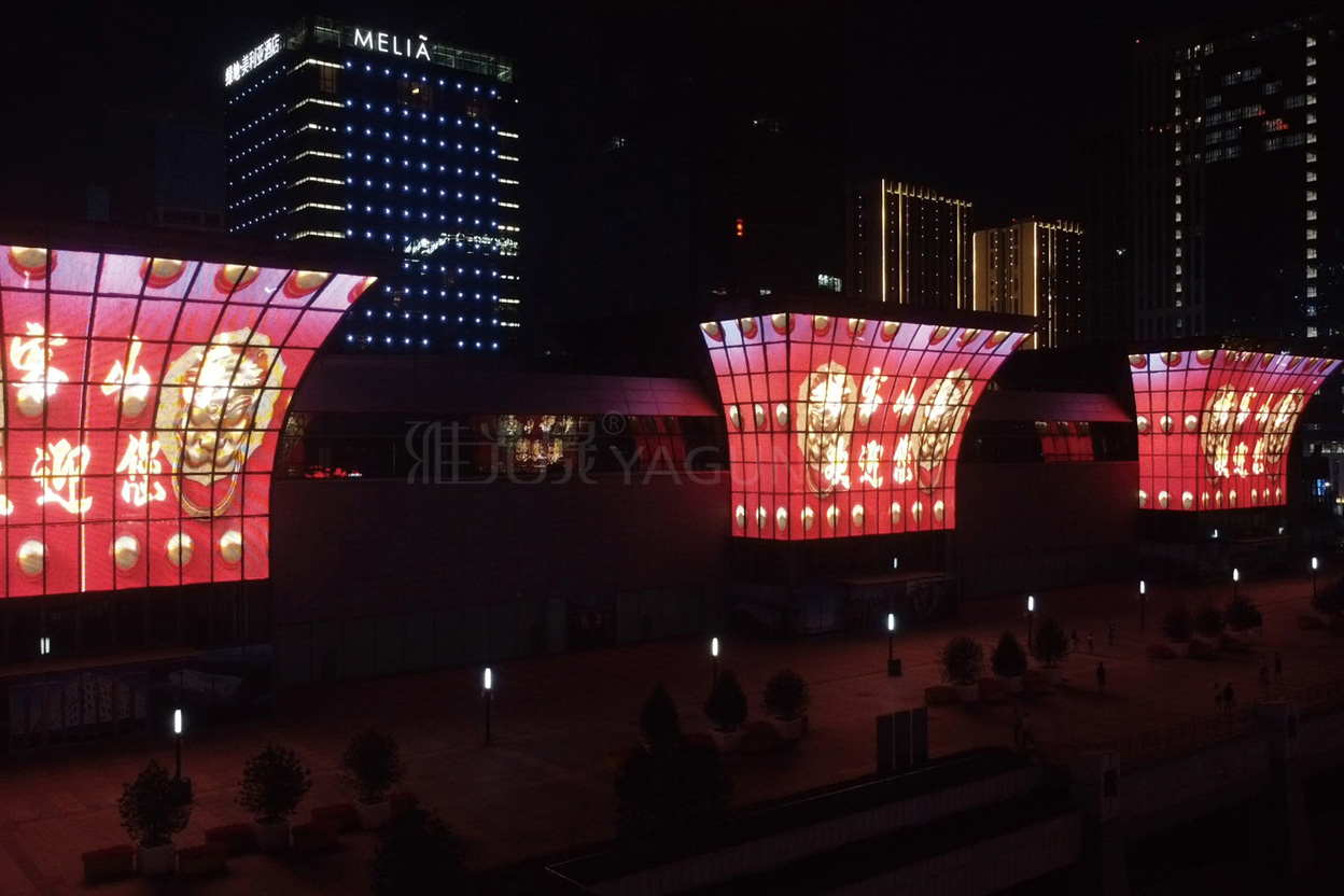 濟(jì)南高鐵西站東廣場(chǎng)